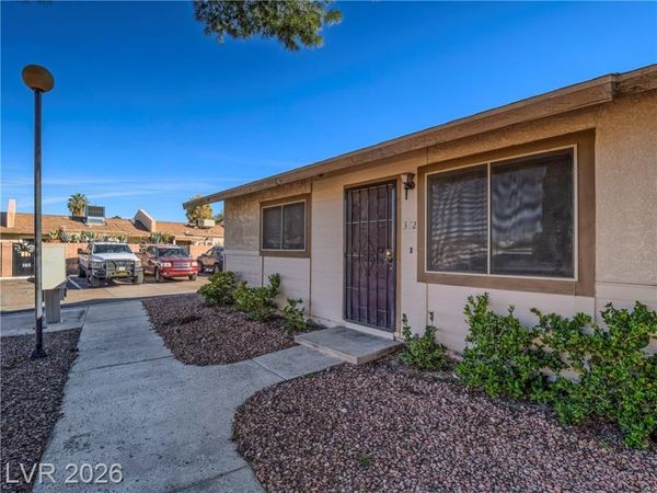 372 Linn Lane , Las Vegas, NV 89110