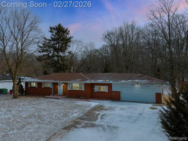 13515 Lenmoore Road, Van Buren Twp, MI 48111