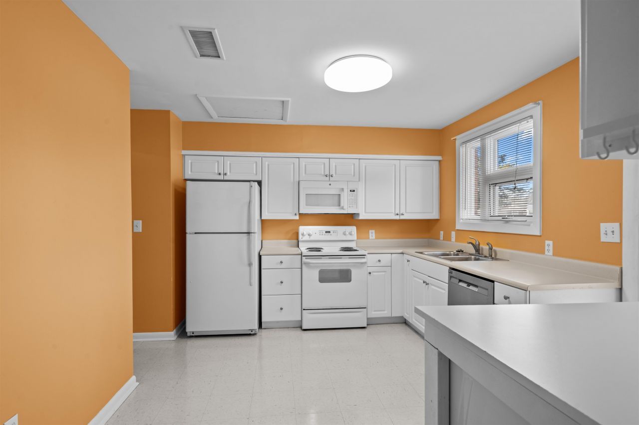 3530 Hummingbird St. Photo 17