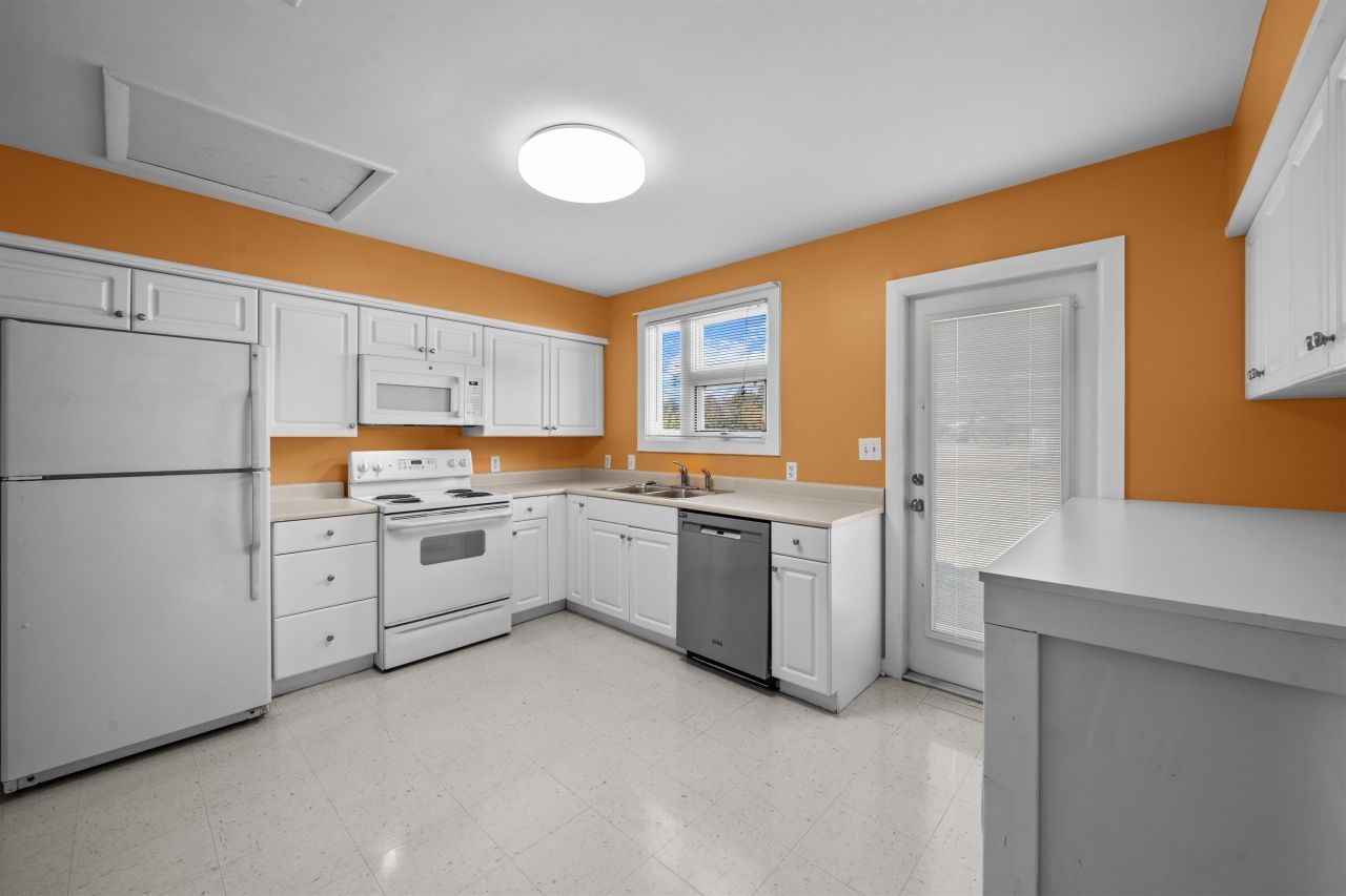 3530 Hummingbird St. Photo 18