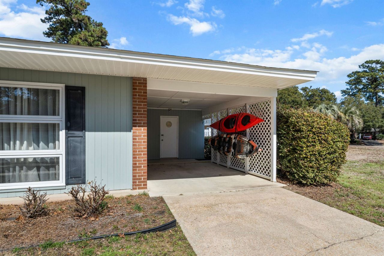 3530 Hummingbird St. Photo 6