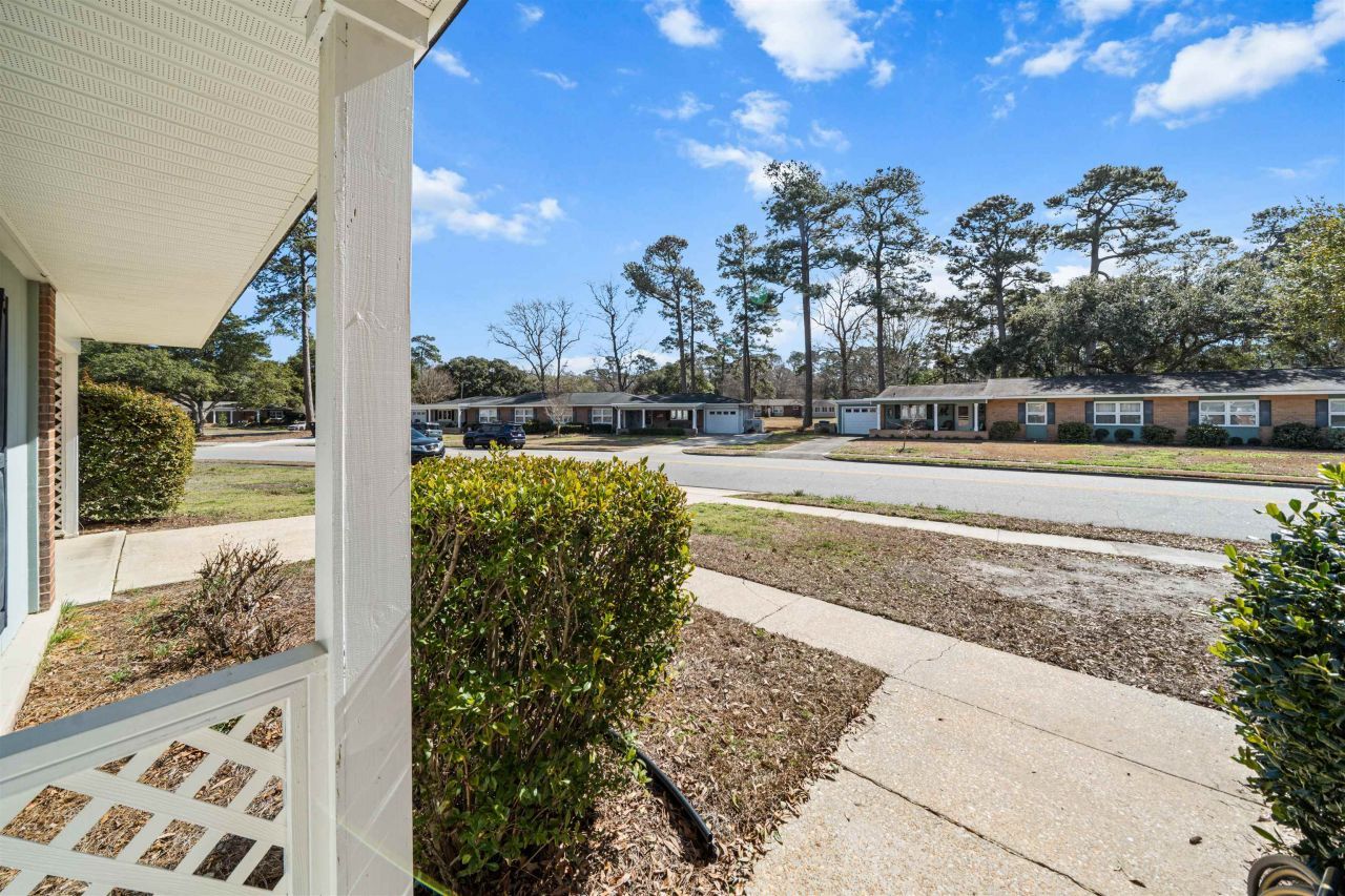 3530 Hummingbird St. Photo 8