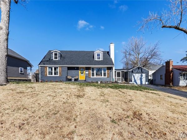 621 Meadowridge Lane, Kirkwood, MO 63122