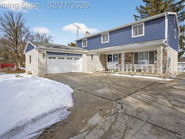 1448 N Genevieve Street, Burton, MI 48509