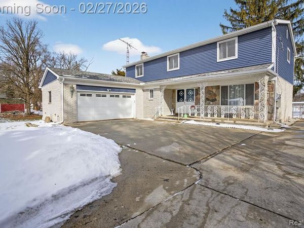 1448 N Genevieve Street, Burton, MI 48509