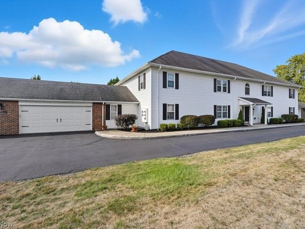 120 Talsman Drive, Unit 4, Canfield, OH 44406