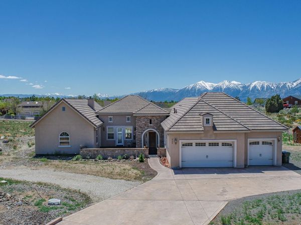 2704 Thirsty Magoo Court, Minden, NV 89423