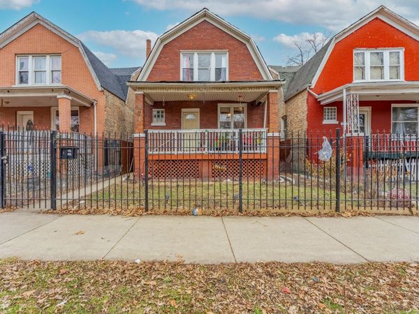 831 N Keystone Avenue , Chicago, IL 60651