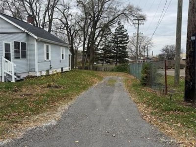 1729 Gambrinus Avenue SW, Canton, OH 44706 Photo 3