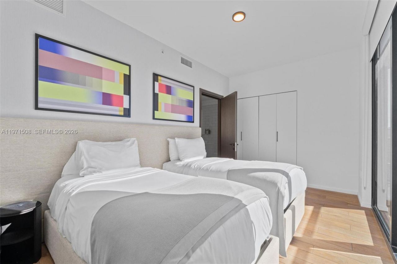 398 NE 5th St, Unit 3218, Miami, FL 33132 Photo