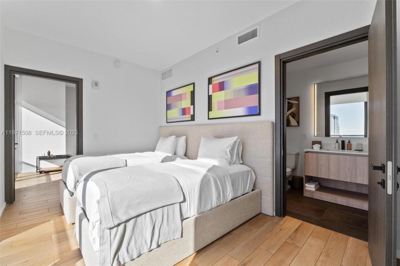 398 NE 5th St, Unit 3218, Miami, FL 33132 Photo