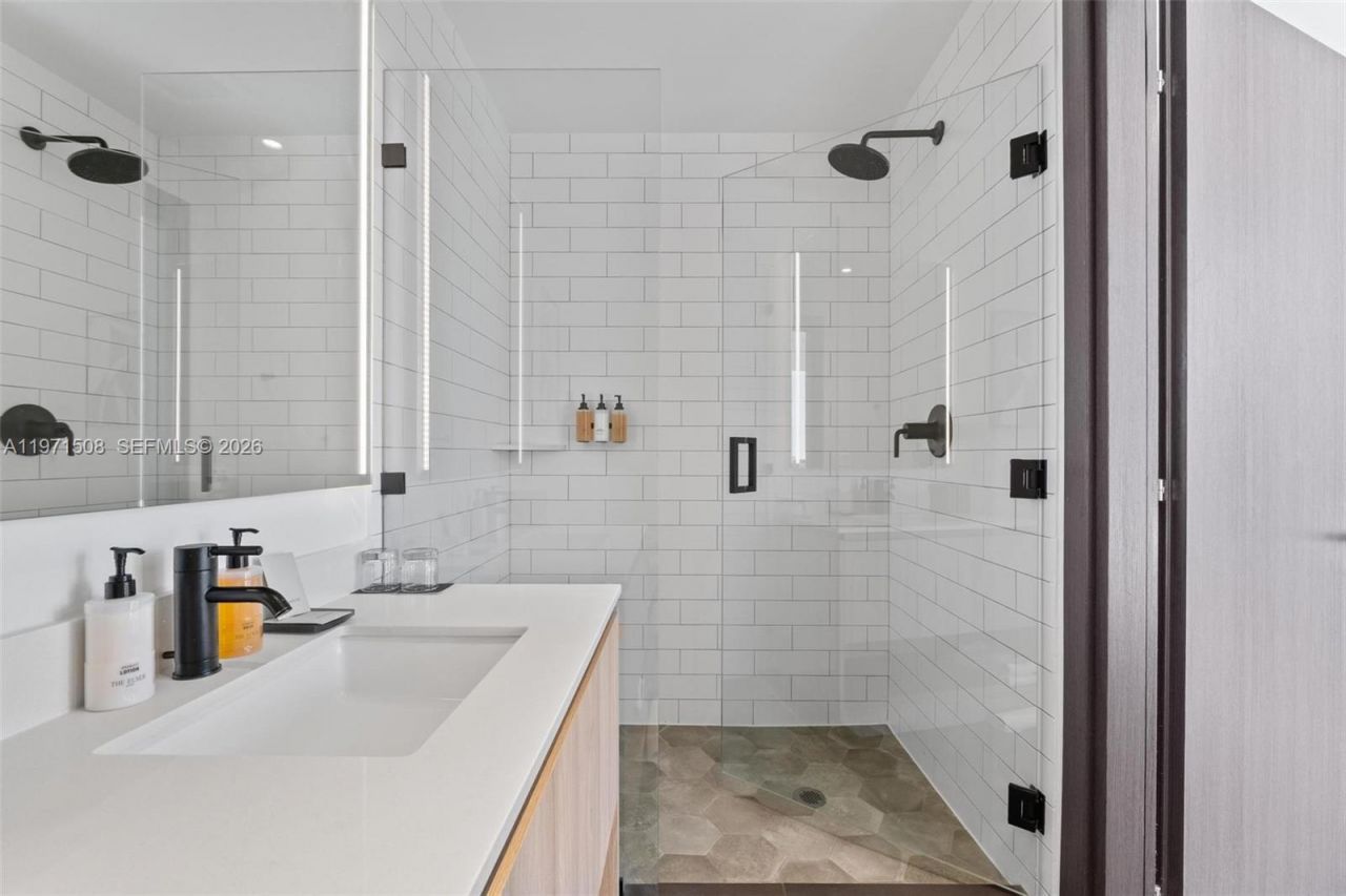 398 NE 5th St, Unit 3218, Miami, FL 33132 Photo