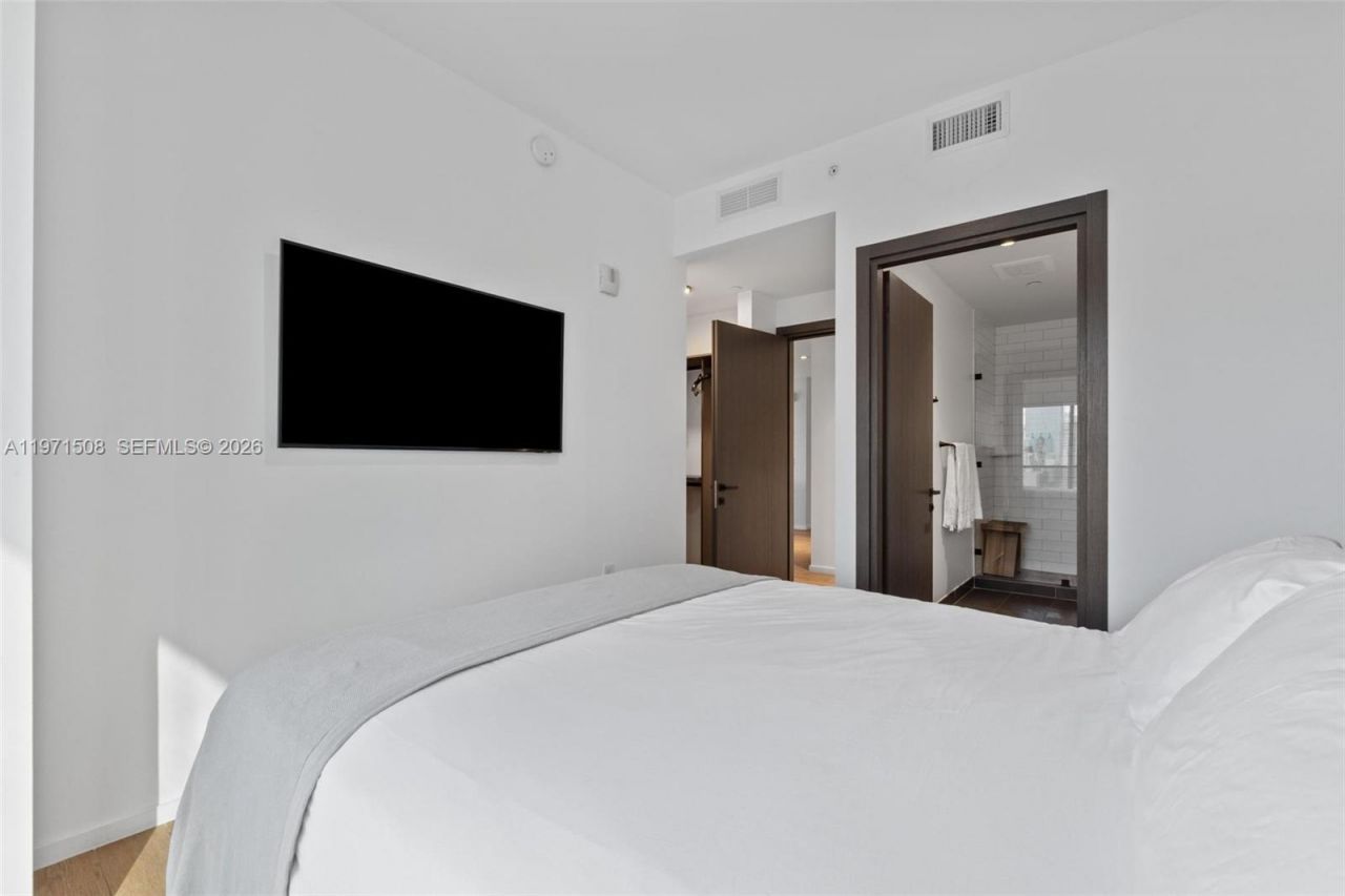 398 NE 5th St, Unit 3218, Miami, FL 33132 Photo
