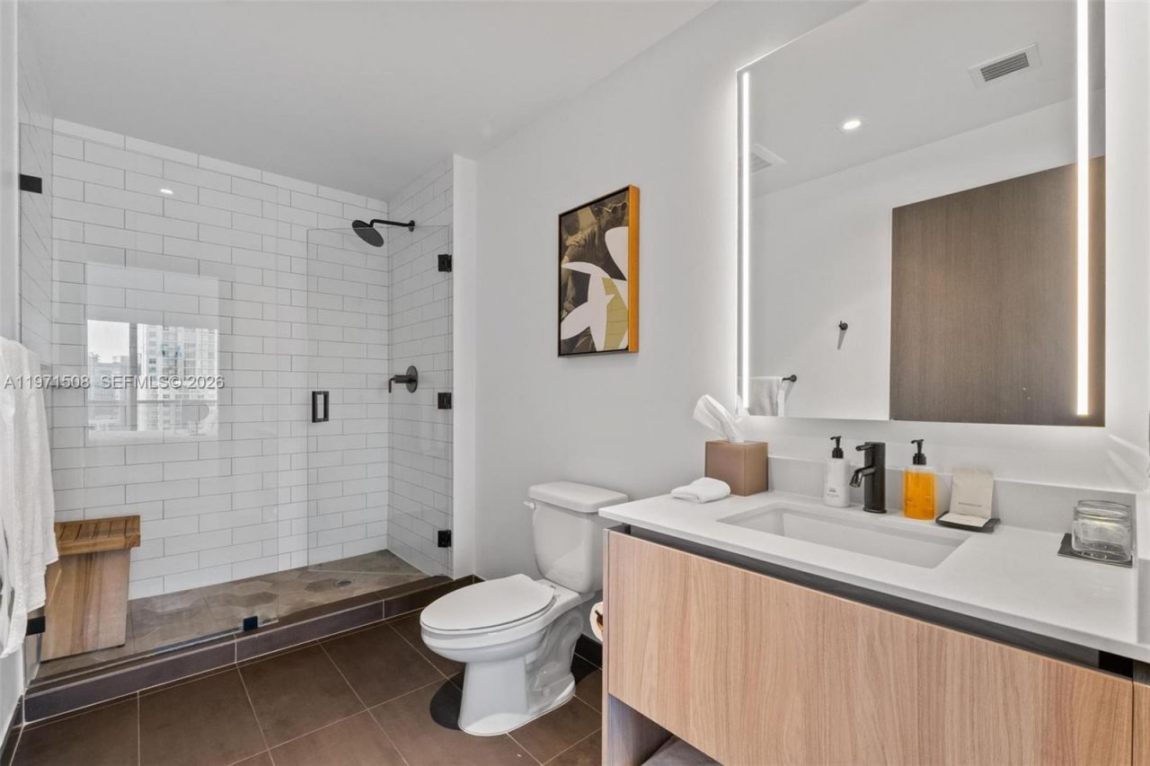 398 NE 5th St, Unit 3218, Miami, FL 33132 Photo