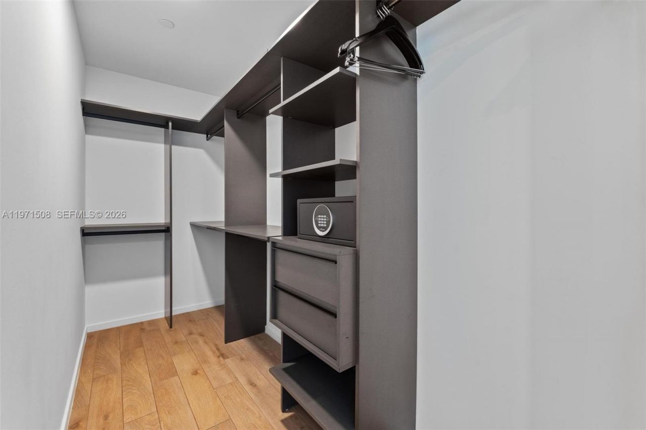 398 NE 5th St, Unit 3218, Miami, FL 33132 Photo