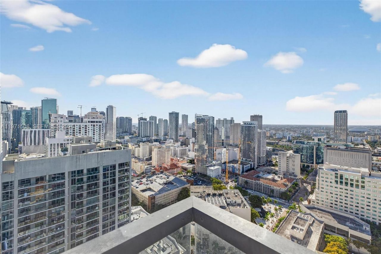 398 NE 5th St, Unit 3218, Miami, FL 33132 Photo