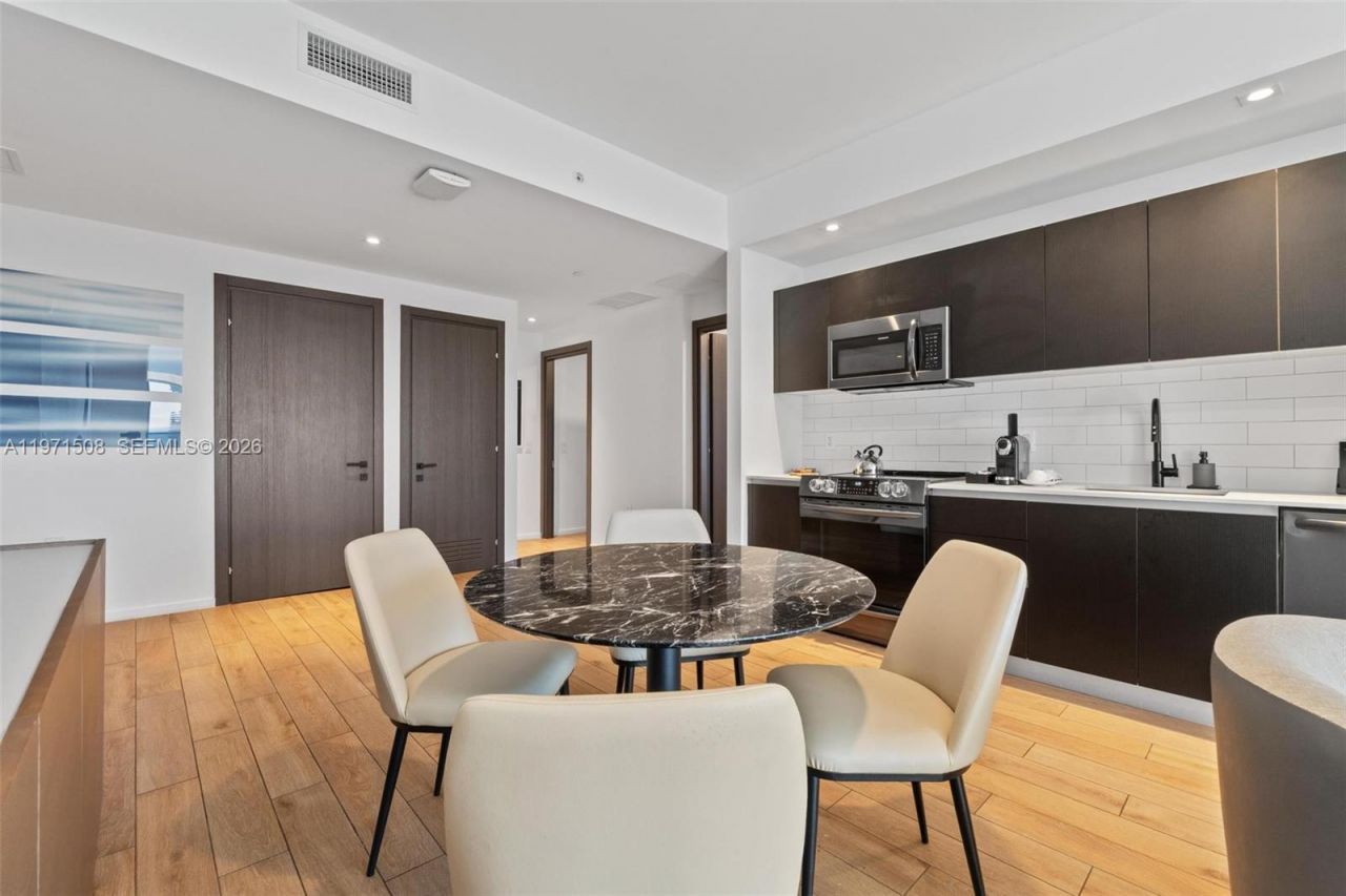 398 NE 5th St, Unit 3218, Miami, FL 33132 Photo