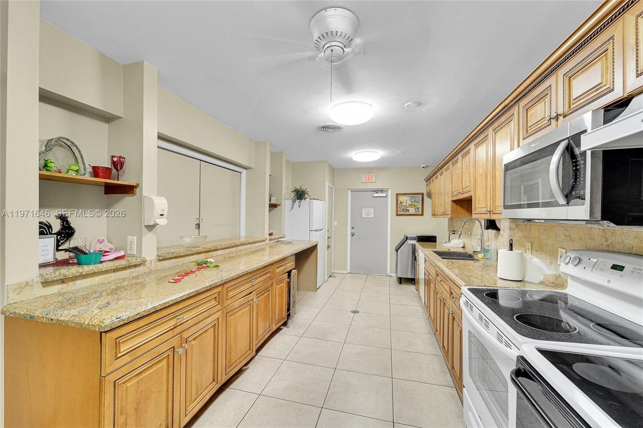 650 NW 80th Ter, Unit 206, Margate, FL 33063 Photo