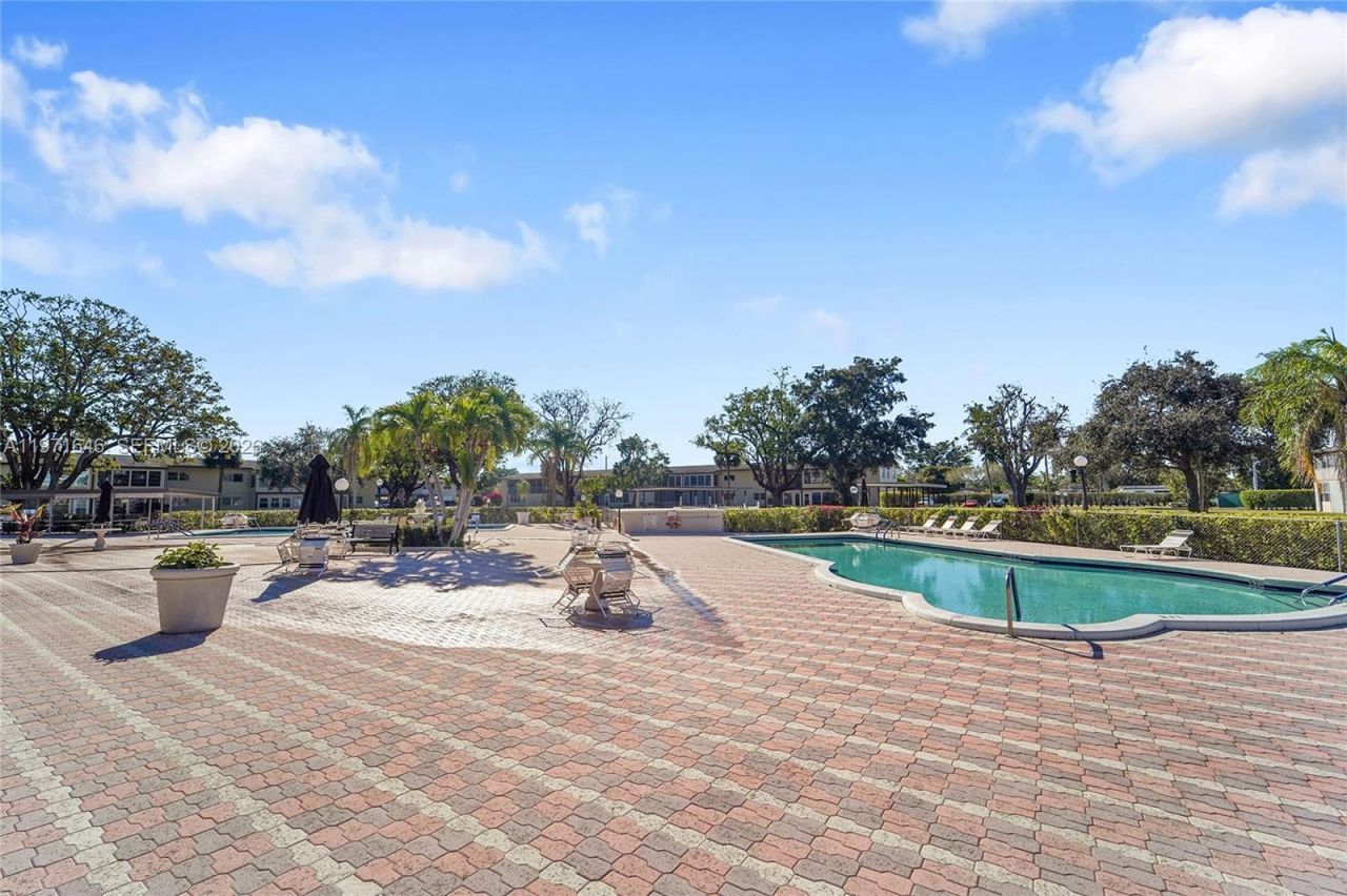 650 NW 80th Ter, Unit 206, Margate, FL 33063 Photo