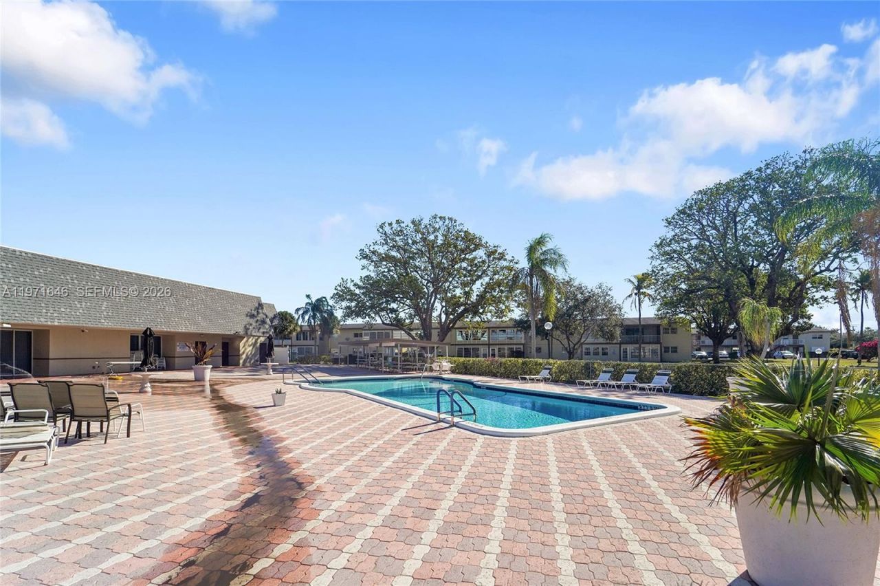 650 NW 80th Ter, Unit 206, Margate, FL 33063 Photo