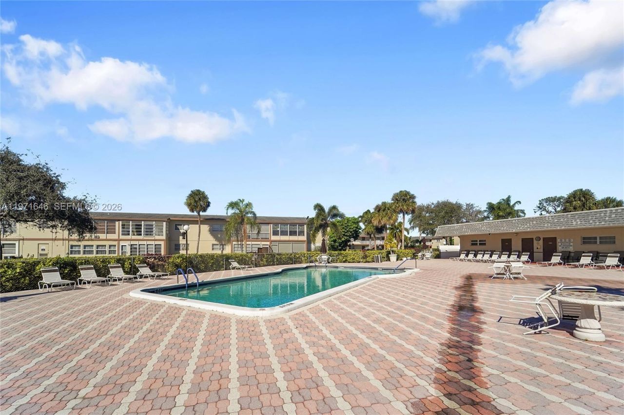 650 NW 80th Ter, Unit 206, Margate, FL 33063 Photo