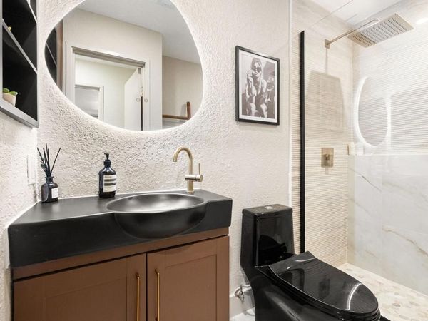 2857 N Los Felices Road, Unit 210, Palm Springs, CA 92262