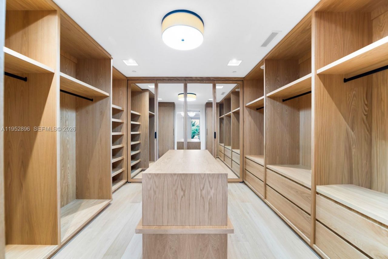 3535 Hiawatha Ave, Unit 403, Miami, FL 33133 Photo