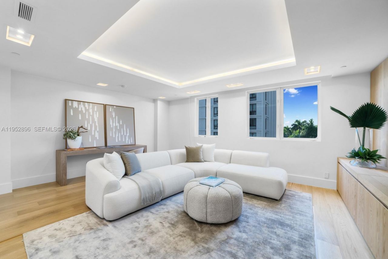 3535 Hiawatha Ave, Unit 403, Miami, FL 33133 Photo