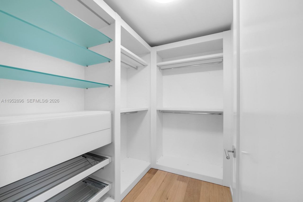 3535 Hiawatha Ave, Unit 403, Miami, FL 33133 Photo