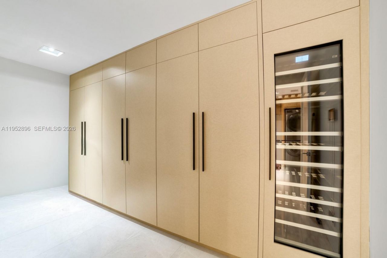 3535 Hiawatha Ave, Unit 403, Miami, FL 33133 Photo