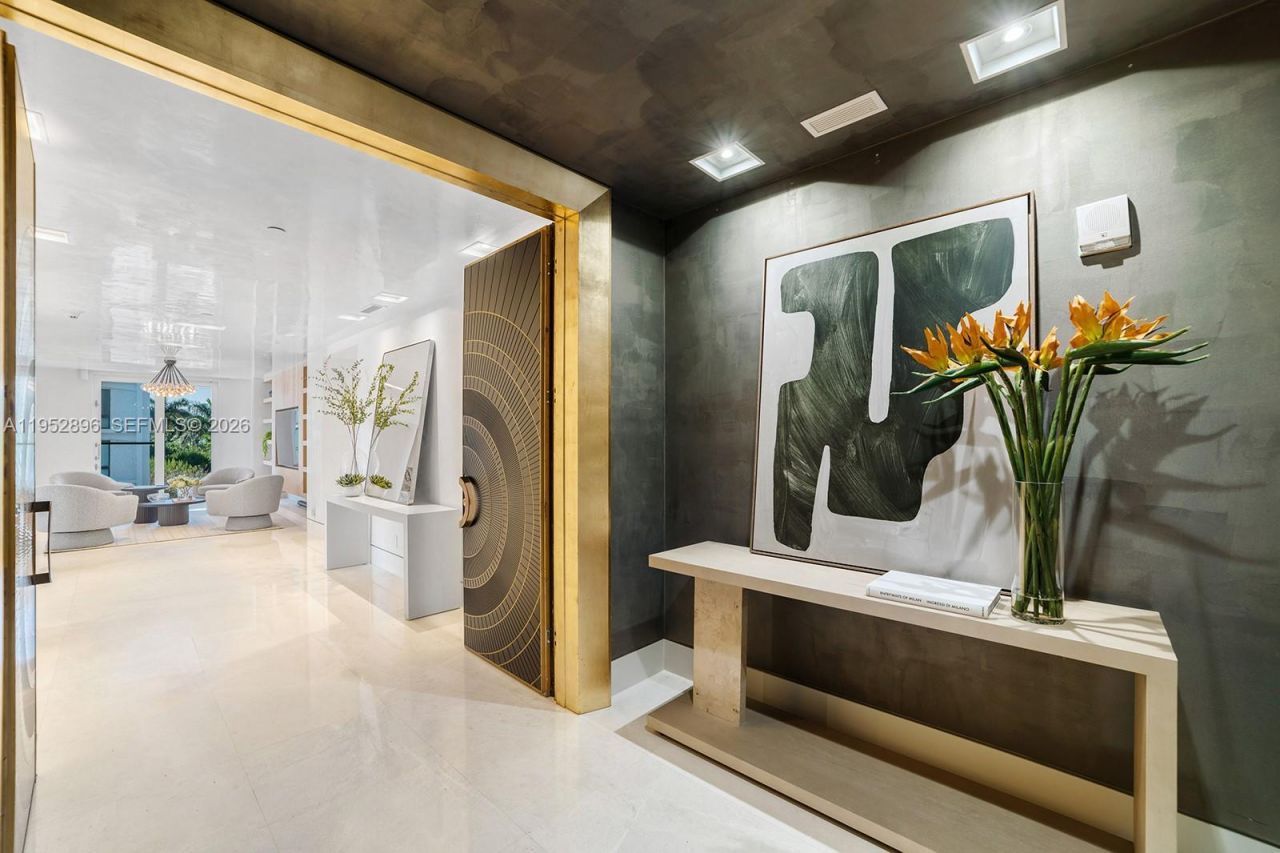 3535 Hiawatha Ave, Unit 403, Miami, FL 33133 Photo