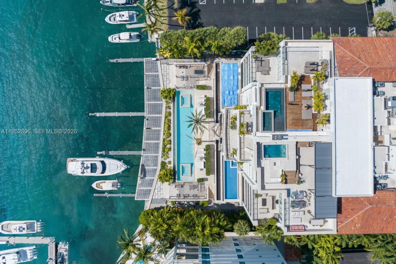 3535 Hiawatha Ave, Unit 403, Miami, FL 33133 Photo