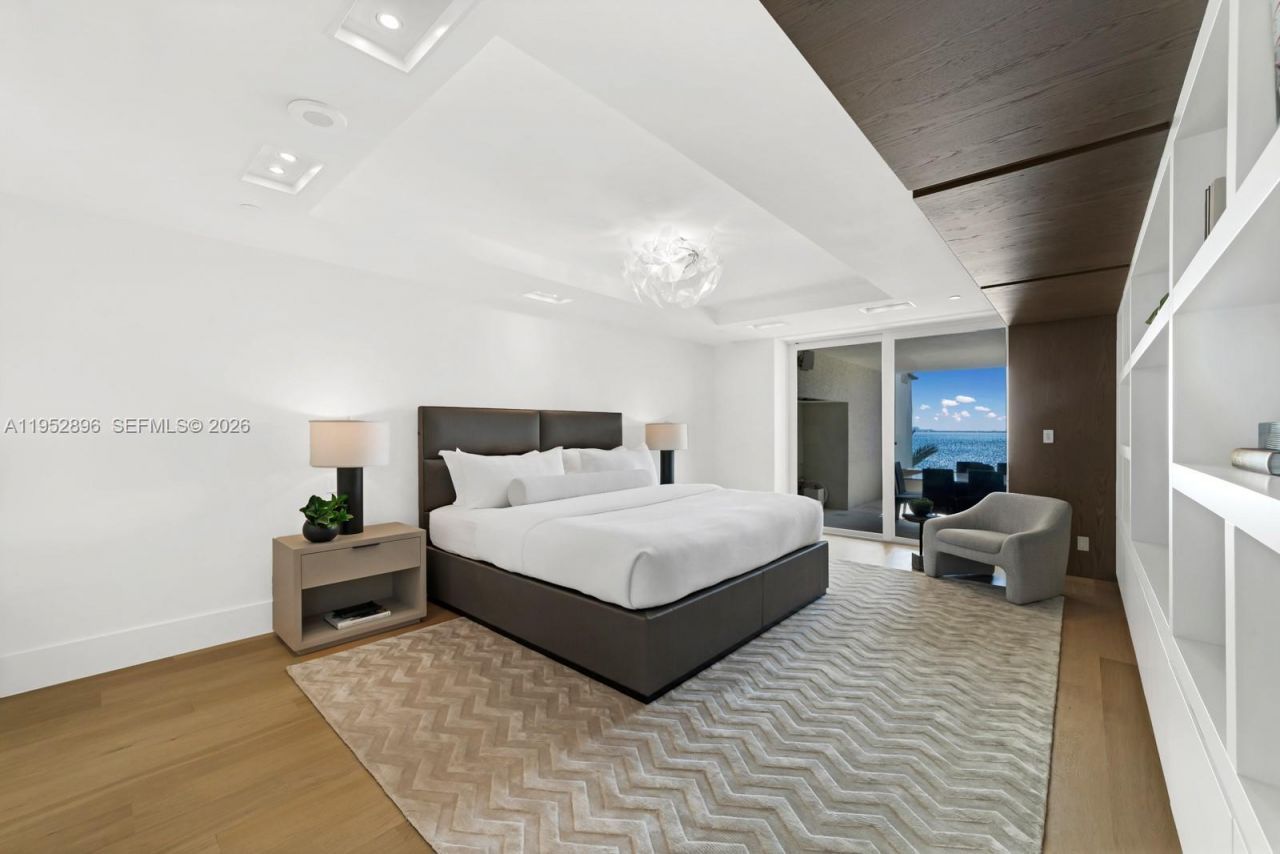 3535 Hiawatha Ave, Unit 403, Miami, FL 33133 Photo