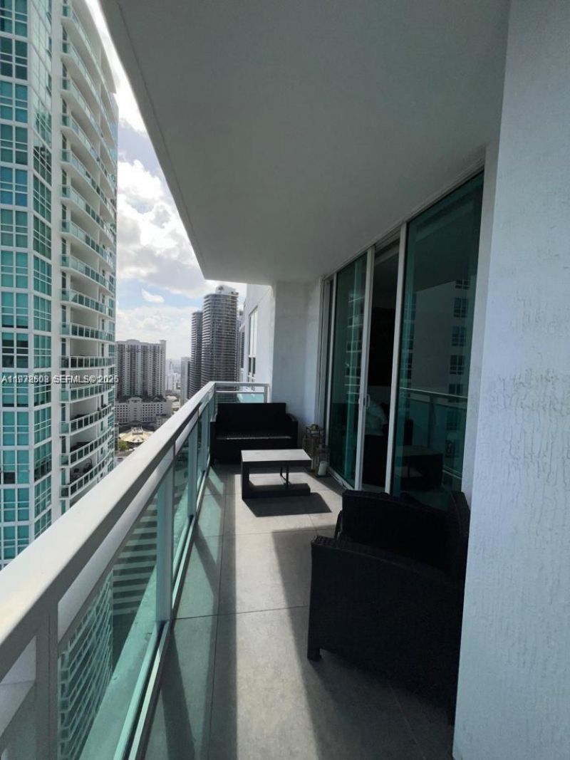 950 Brickell Bay Dr, Unit 3105, Miami, FL 33131 Photo
