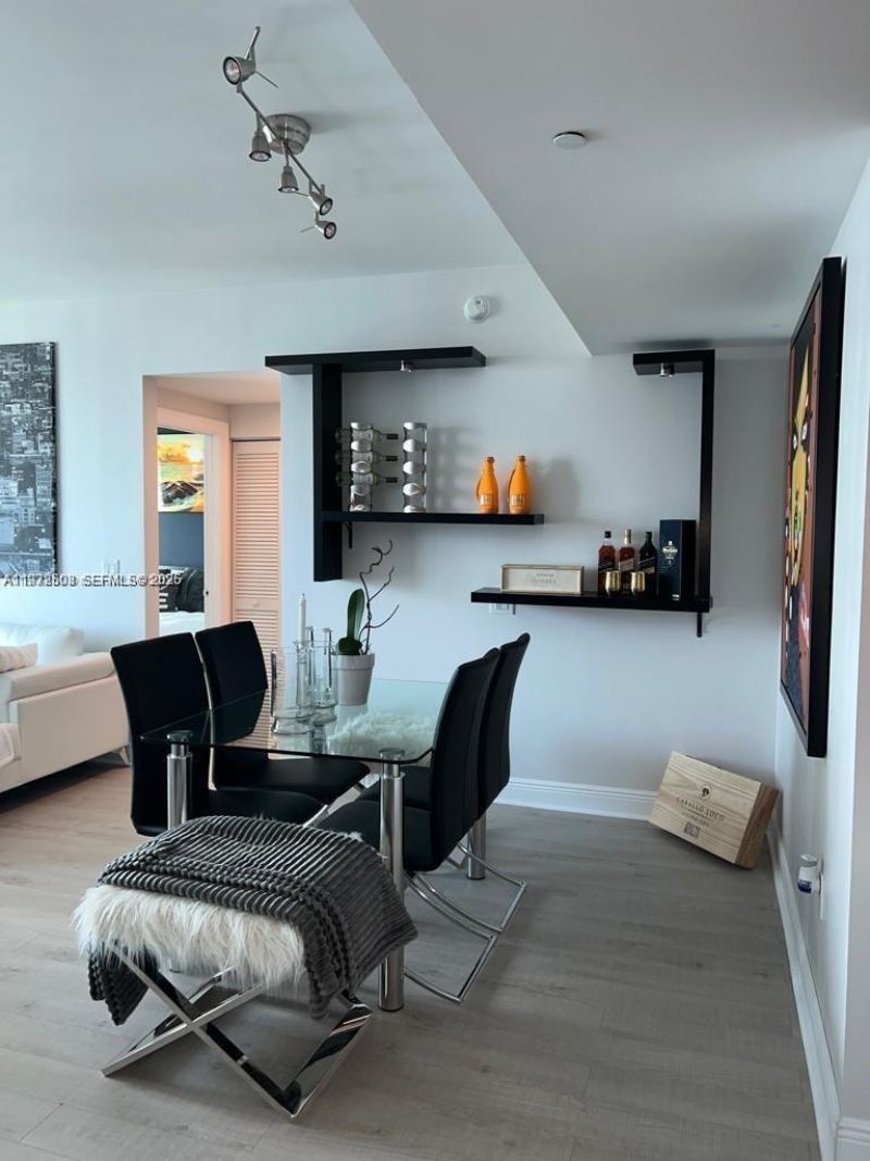 950 Brickell Bay Dr, Unit 3105, Miami, FL 33131 Photo