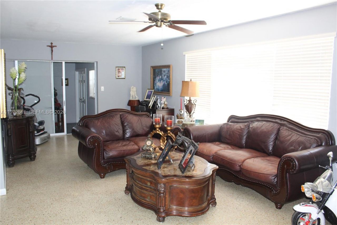 1720 SW 87th Ave, Miami, FL 33165 Photo