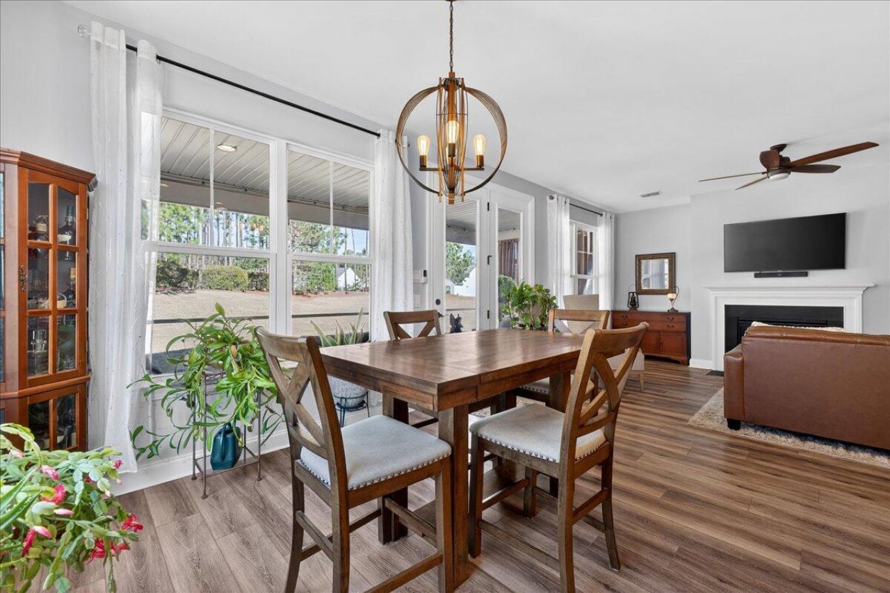 568 Four Seasons Boulevard Photo 10