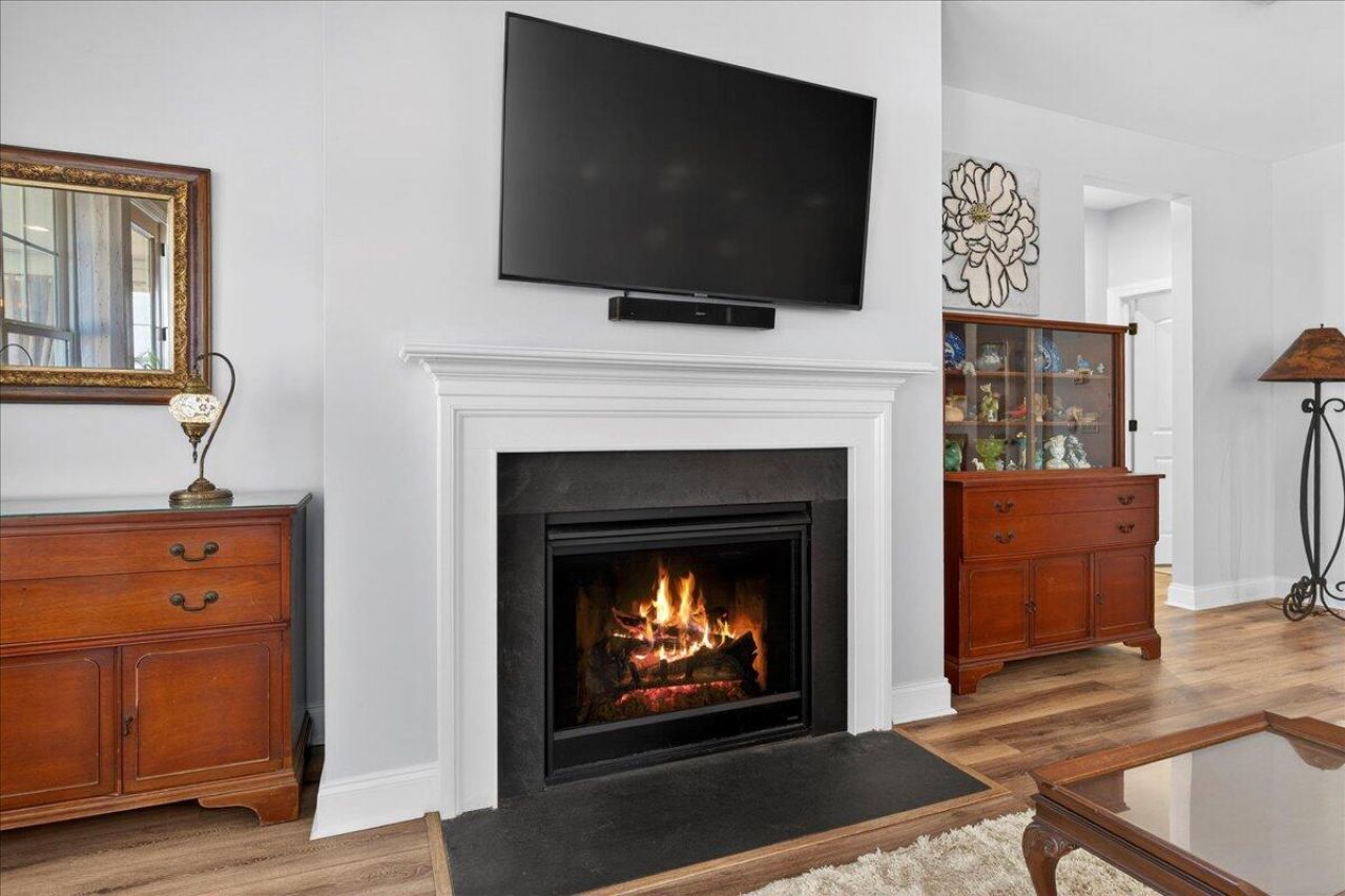 568 Four Seasons Boulevard Photo 14