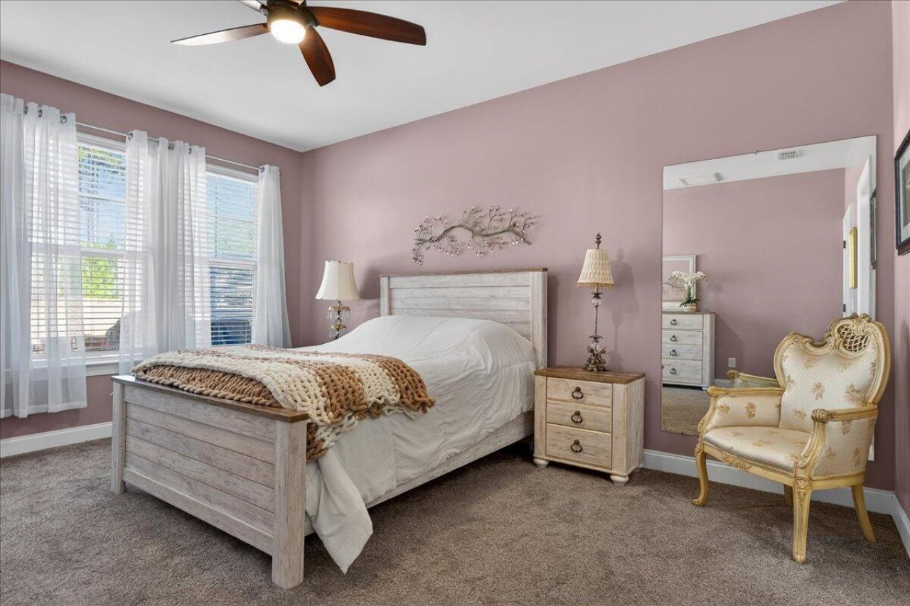 568 Four Seasons Boulevard Photo 20