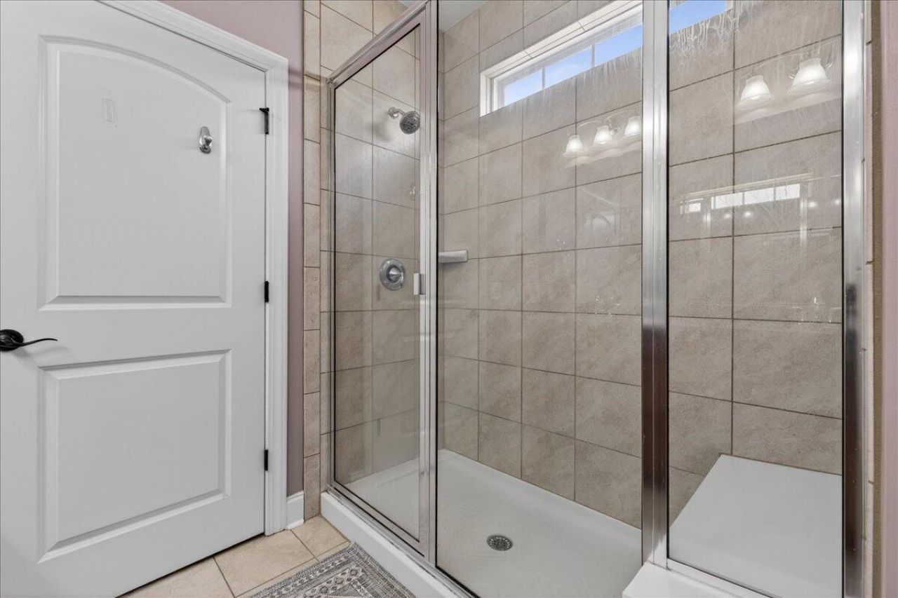 568 Four Seasons Boulevard Photo 22