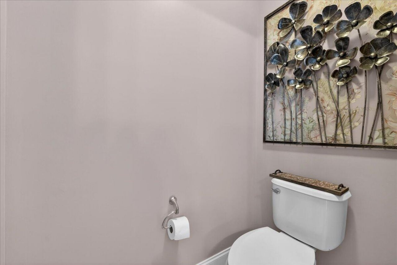 568 Four Seasons Boulevard Photo 23