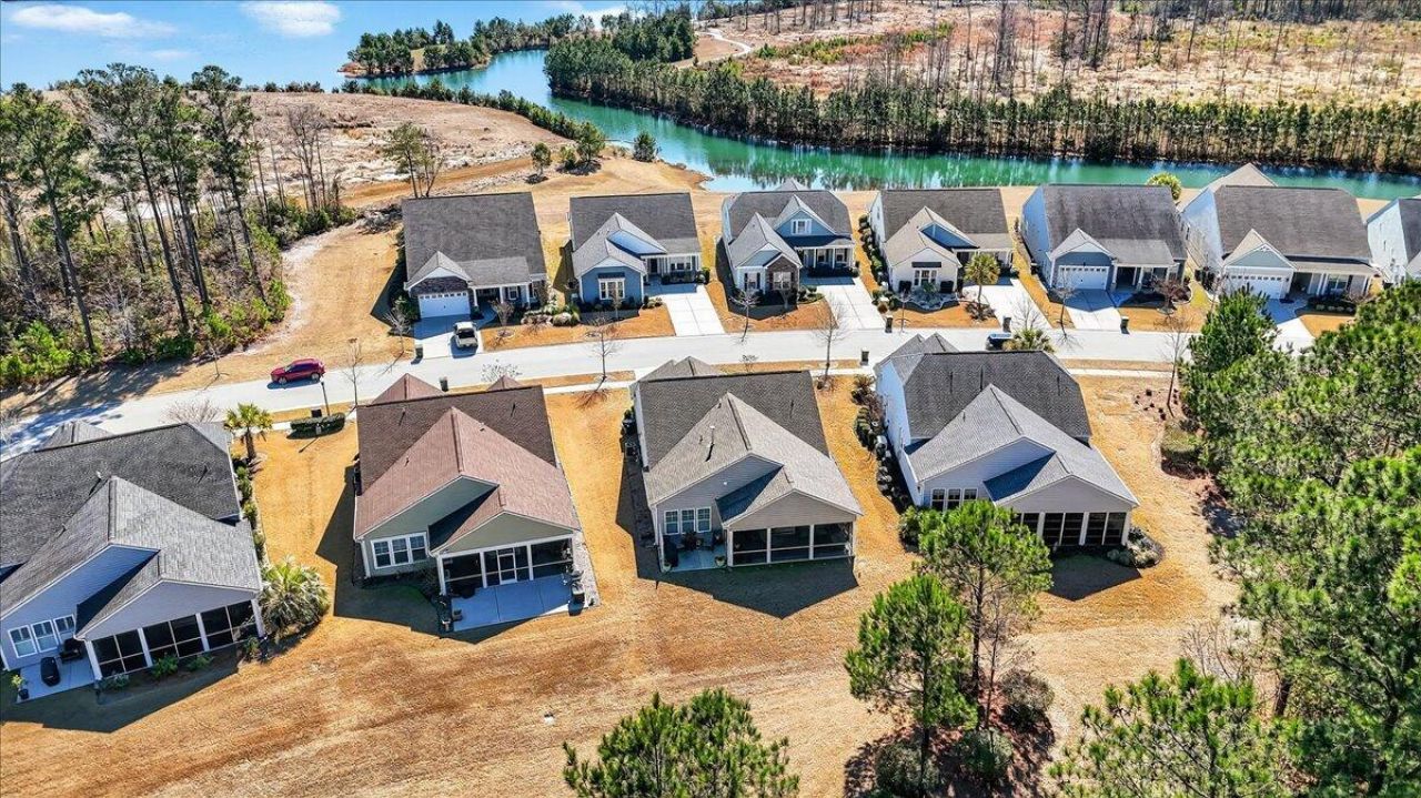 568 Four Seasons Boulevard Photo 31