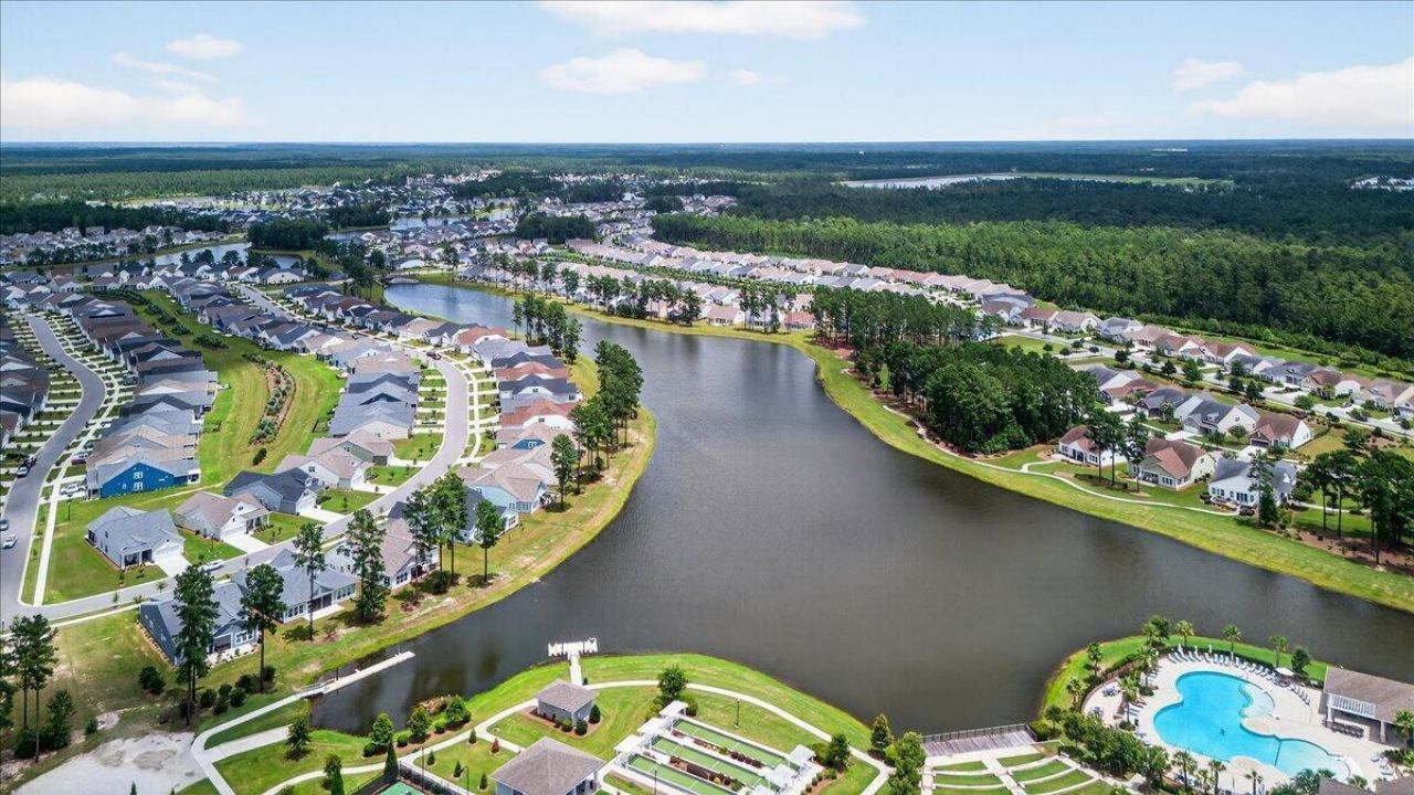 568 Four Seasons Boulevard Photo 38