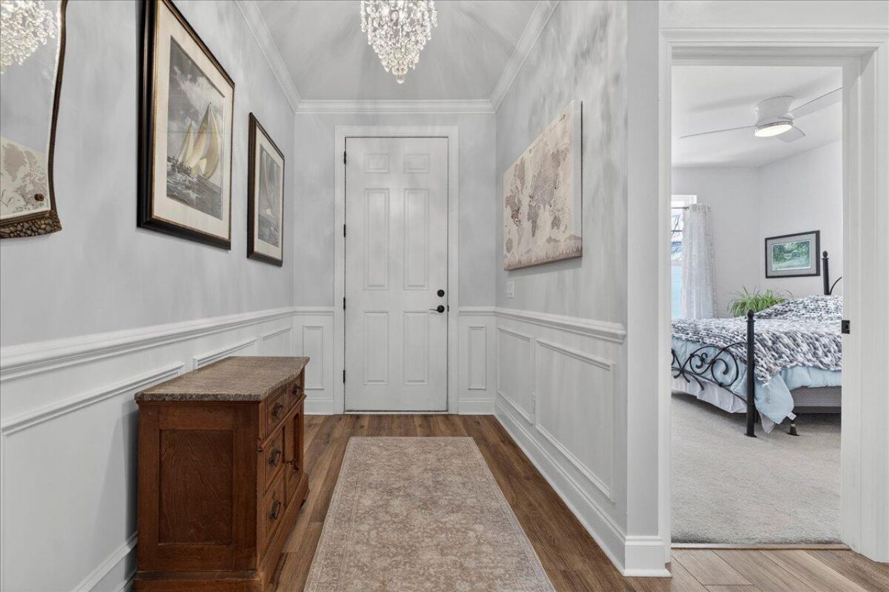 568 Four Seasons Boulevard Photo 4