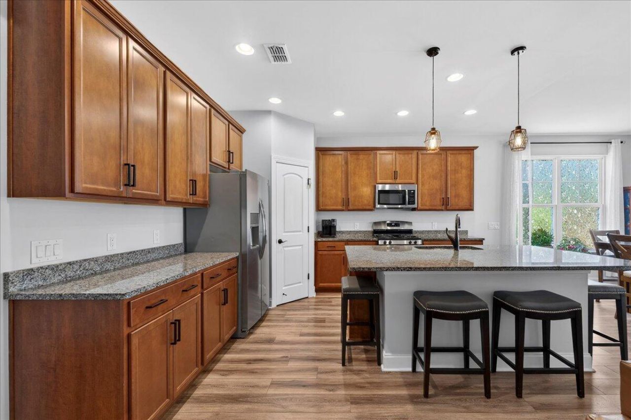 568 Four Seasons Boulevard Photo 7