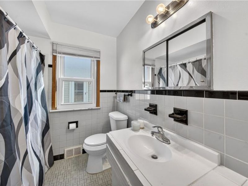 20648 Donny Brook Road, Maple Heights, OH 44137 Photo 12