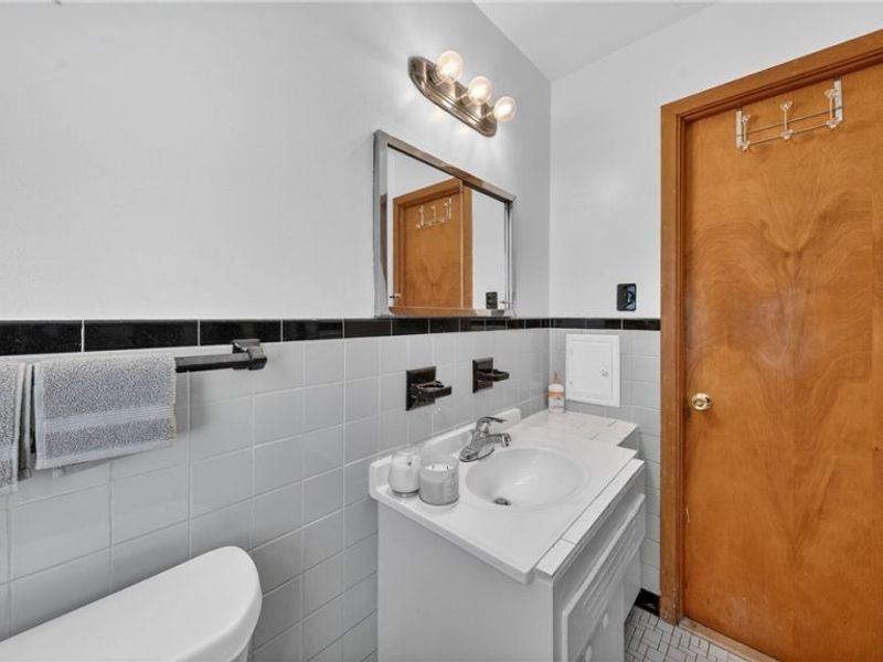 20648 Donny Brook Road, Maple Heights, OH 44137 Photo 13