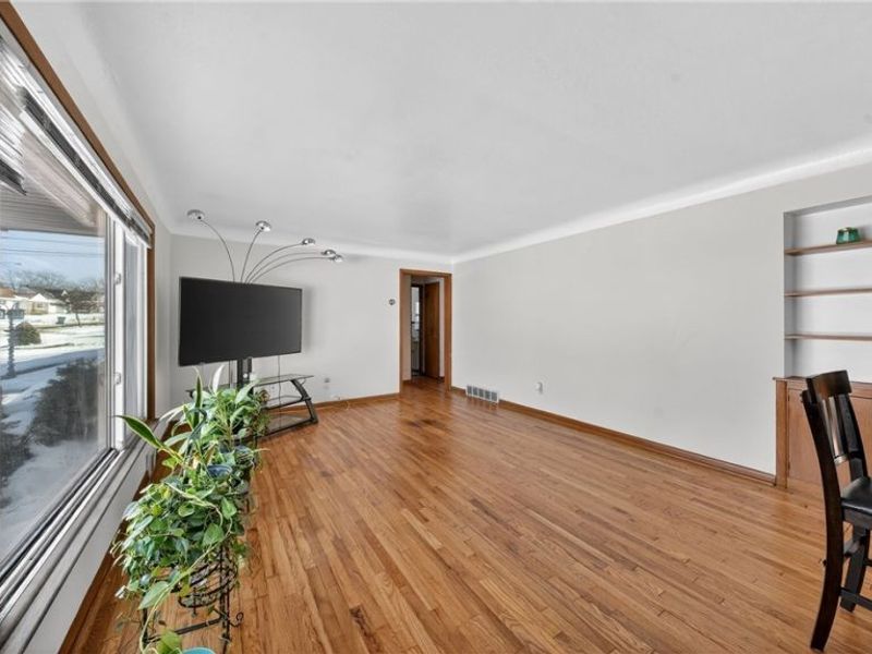 20648 Donny Brook Road, Maple Heights, OH 44137 Photo 3