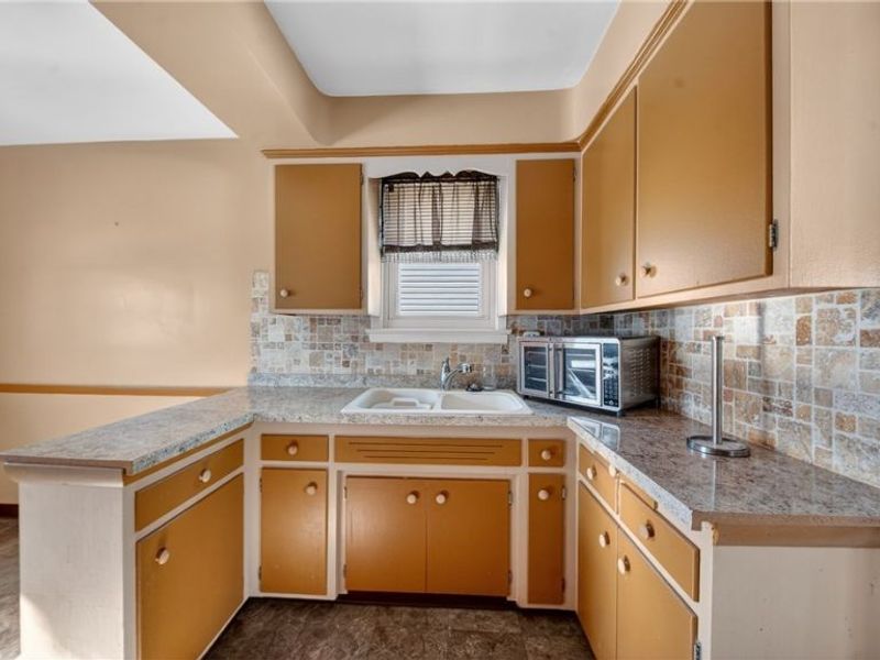 20648 Donny Brook Road, Maple Heights, OH 44137 Photo 5