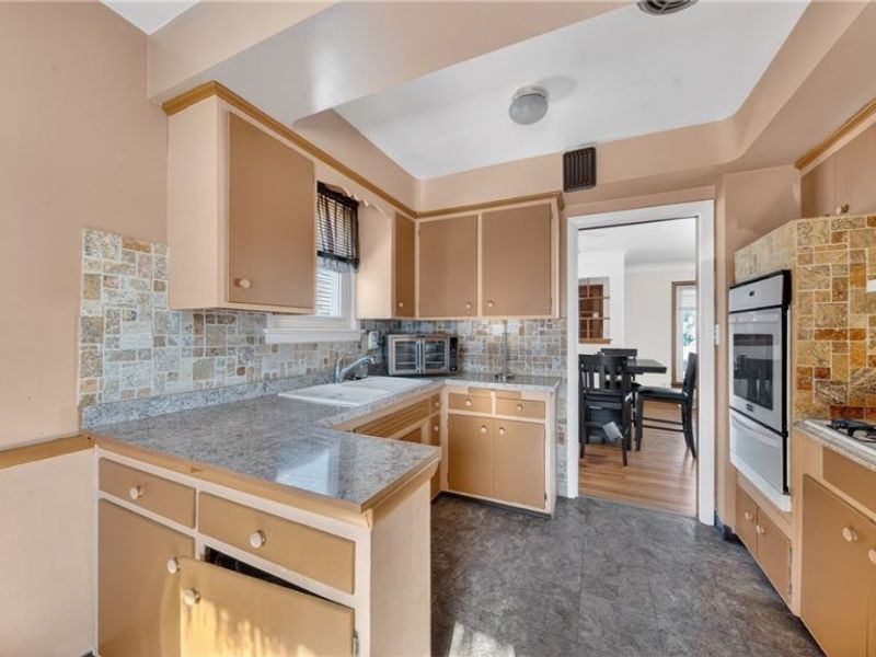 20648 Donny Brook Road, Maple Heights, OH 44137 Photo 6